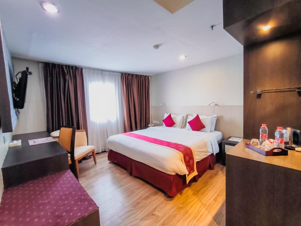 Hermes Palace Hotel Medan Ngoại thất bức ảnh