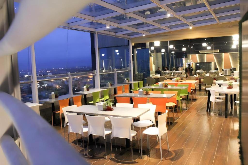 Hermes Palace Hotel Medan Ngoại thất bức ảnh