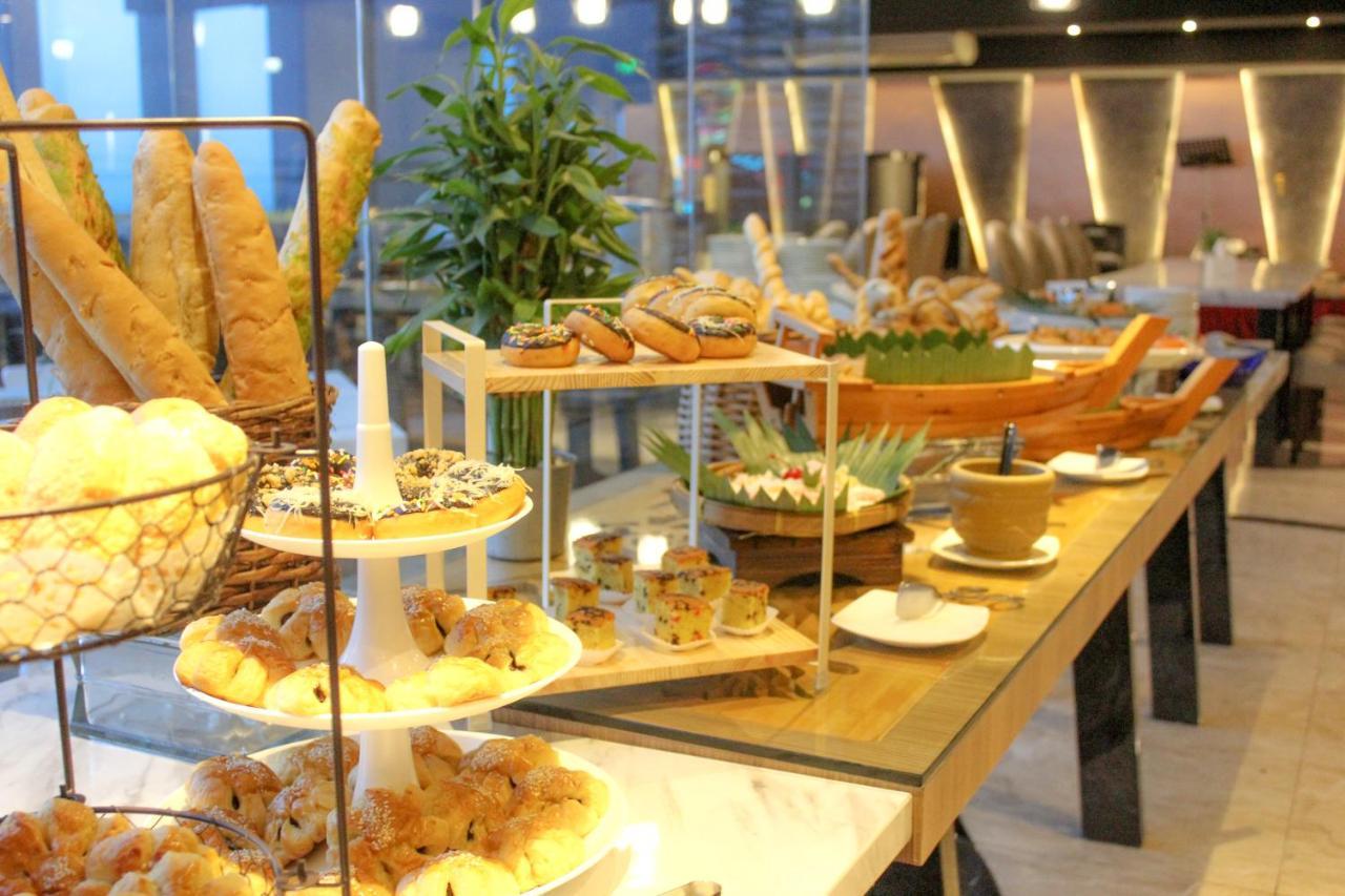 Hermes Palace Hotel Medan Ngoại thất bức ảnh
